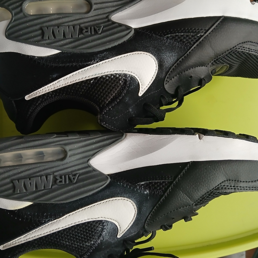 Nike Air Max Men's Black and White Shoes